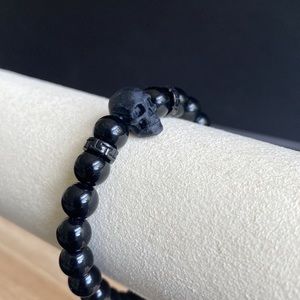 Polished Onyx Skull Bracelet with Maze Beads